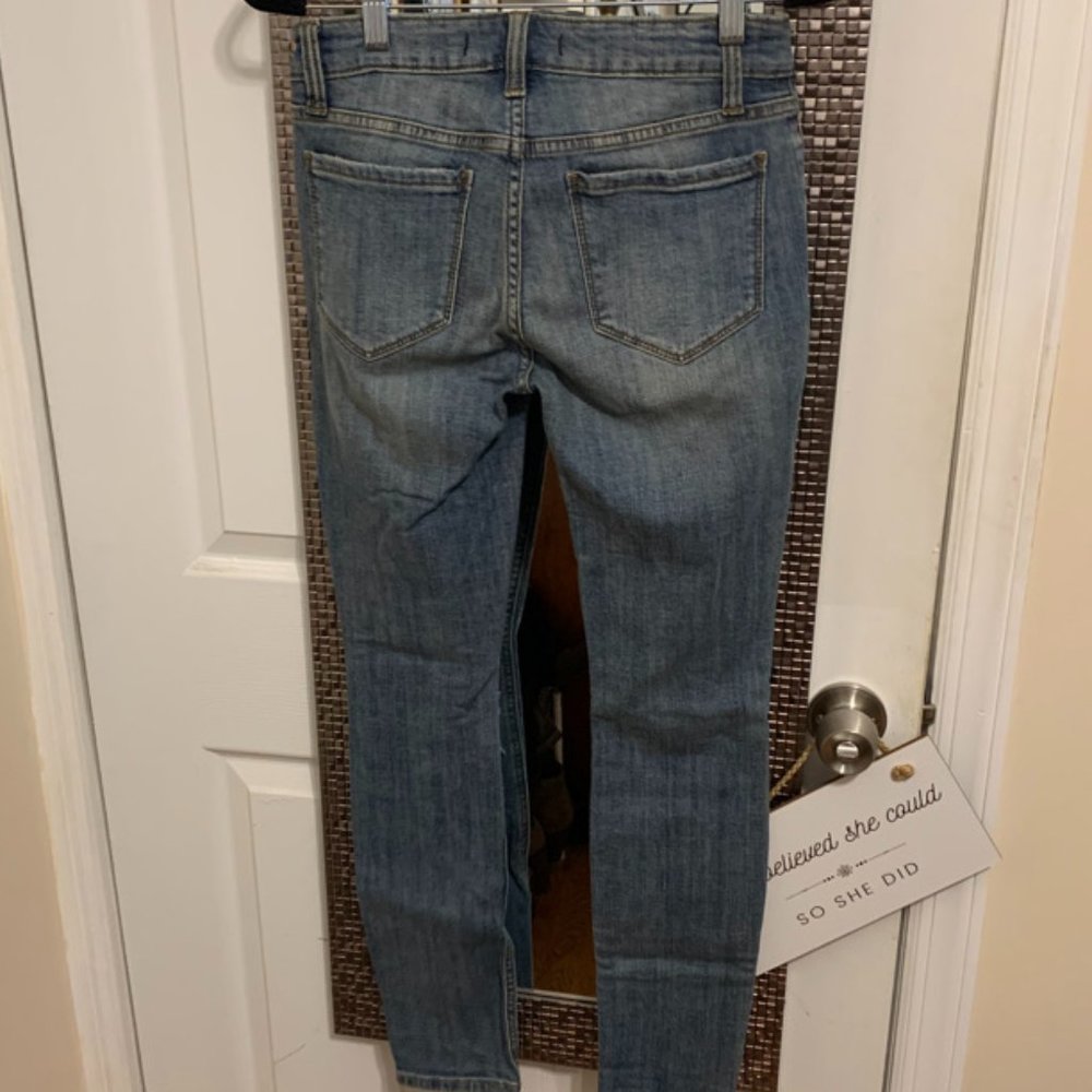 Mid Rise Ripped Jeans - Picture 5 of 6